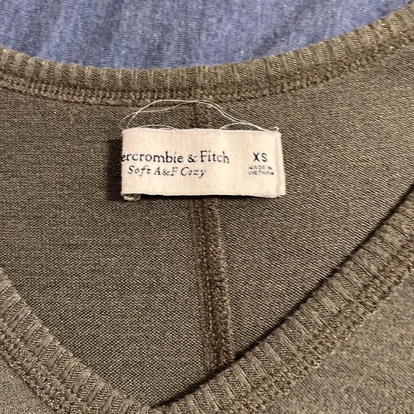 Sweater - Picture 2 of 3